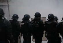 Comment enlever l’effet de la bombe lacrymogène ?